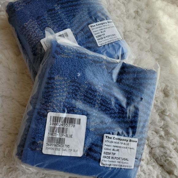 The Company Store set of 4 Washcloths/ Fingertip Towels - Picture 3 of 7